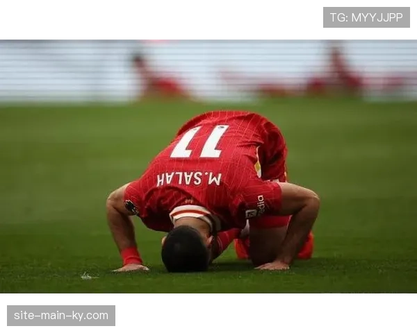 利物浦五后卫铁桶阵全场零射正 斯洛特战术体系在巴黎面前彻底失效